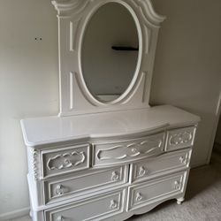 Dresser and Mirror Set - Samuel Lawrence Sweetheart Set 