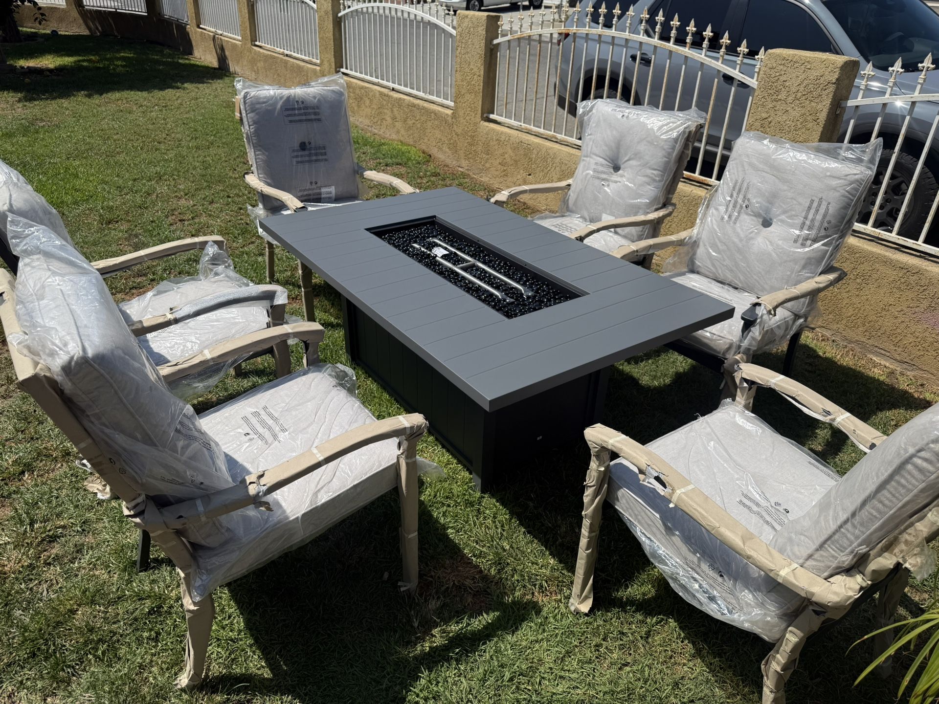 Brand New Patio Outdoor Dining Table Set 