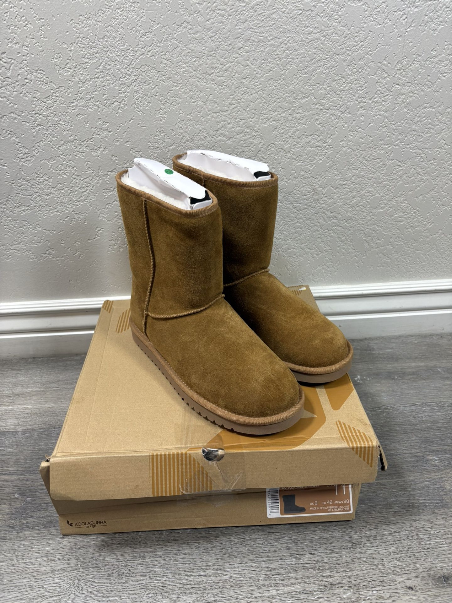 UGG WOMEN’S BOOTS