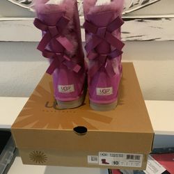 New never worn Ugg Ladies Winter Boots Pink w/ Bailey Bow 1002954 