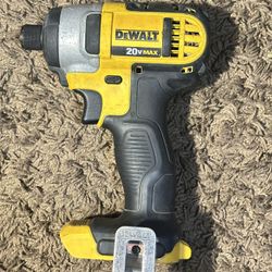 DeWALT 20v MAX 1/4” Impact Driver ( DCF885 )