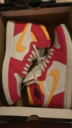 pink & yellow nike air (size: 8)
