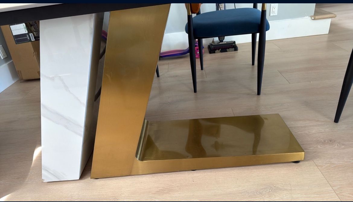 Dining Room Table And Chairs