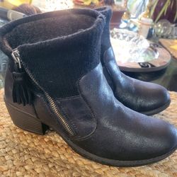 Born Woman's Leather Boots 