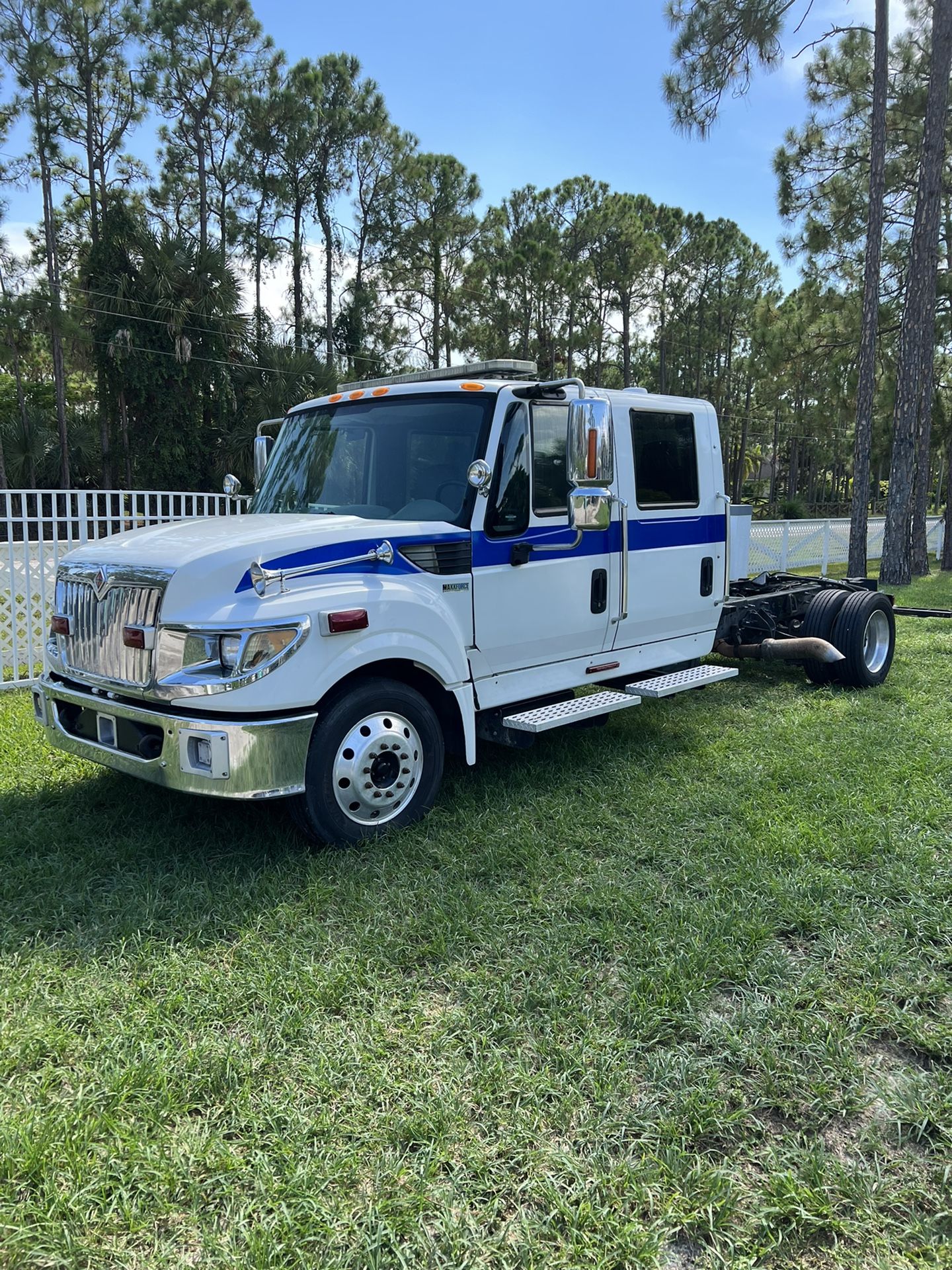 2013 International Terra star for Sale in Vlg Wellingtn, FL OfferUp