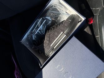 Christian Dior b23