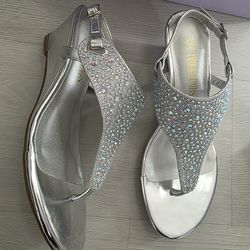 New Sandals Size 7.5