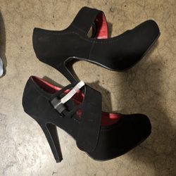 Black Heel Sz 7
