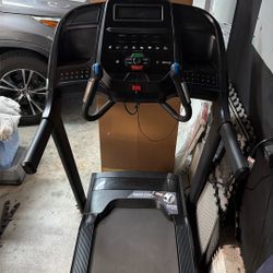 Horizon 7.0 AT Treadmill