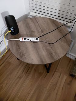 GRAY LIVINGROOM TABLE