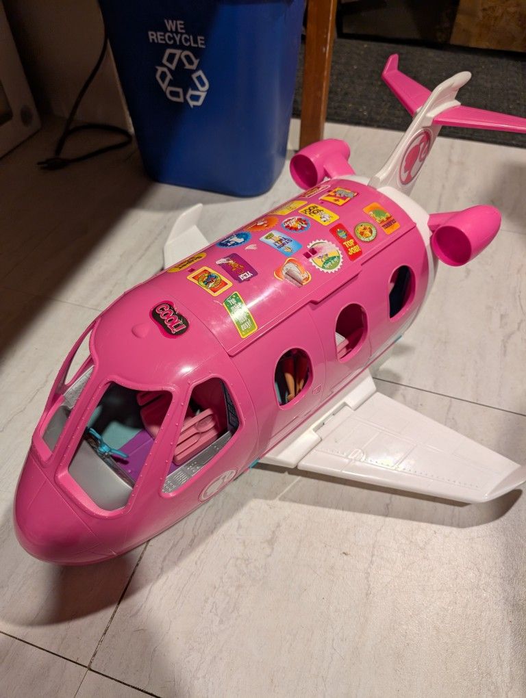 Barbie Plane With Barbies 