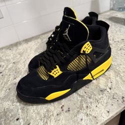 Air Jordan 4 “Thunder”Size 13 Men