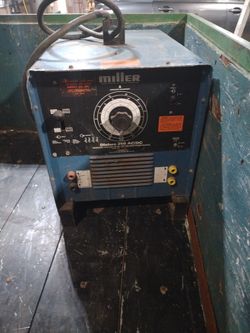 Welder Miller Heavy Duty 220 480