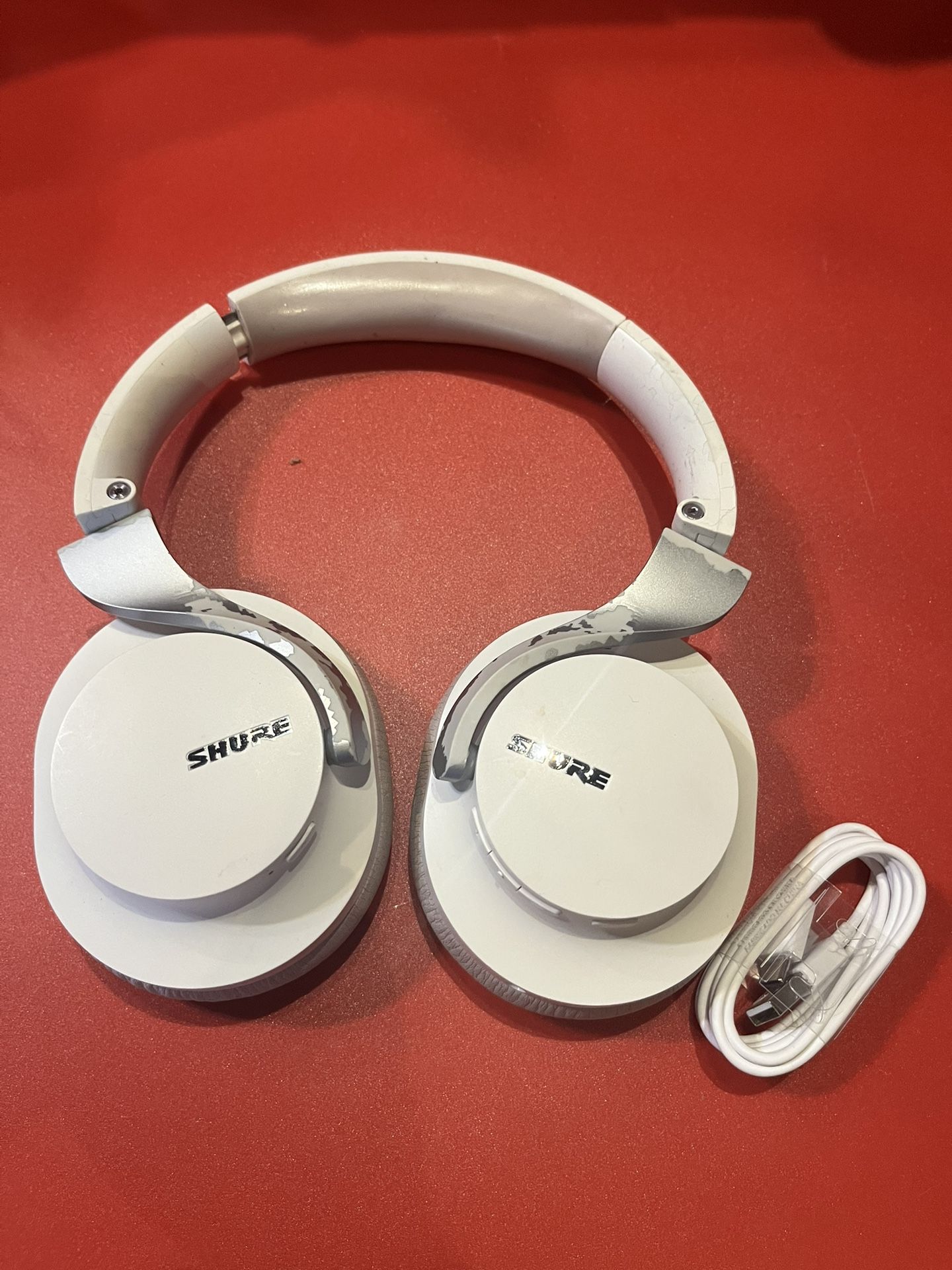 Shure AONIC 40 wireless over-the-ear Bluetooth noise canceling headphones-White