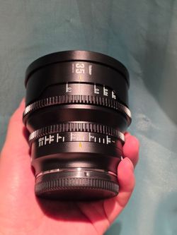 7Artisans DREAM 35mm T1.5 Full- Frame Cinema Lens (L-Mount)