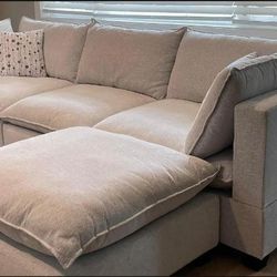 Brand New Grey Sectional Couch
$750