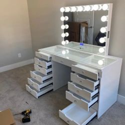 Vanity Table And Mirror 