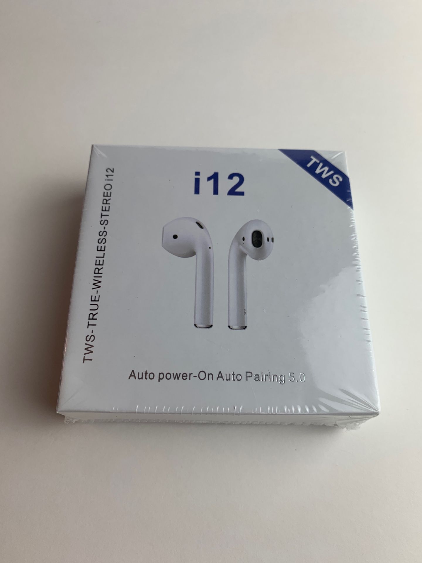 i12 tws bluetooth headphones (not Airpods)