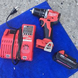Taladro Milwokee Bateria Y Cargador