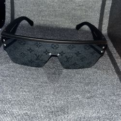 BACK LV SUNGLASSES