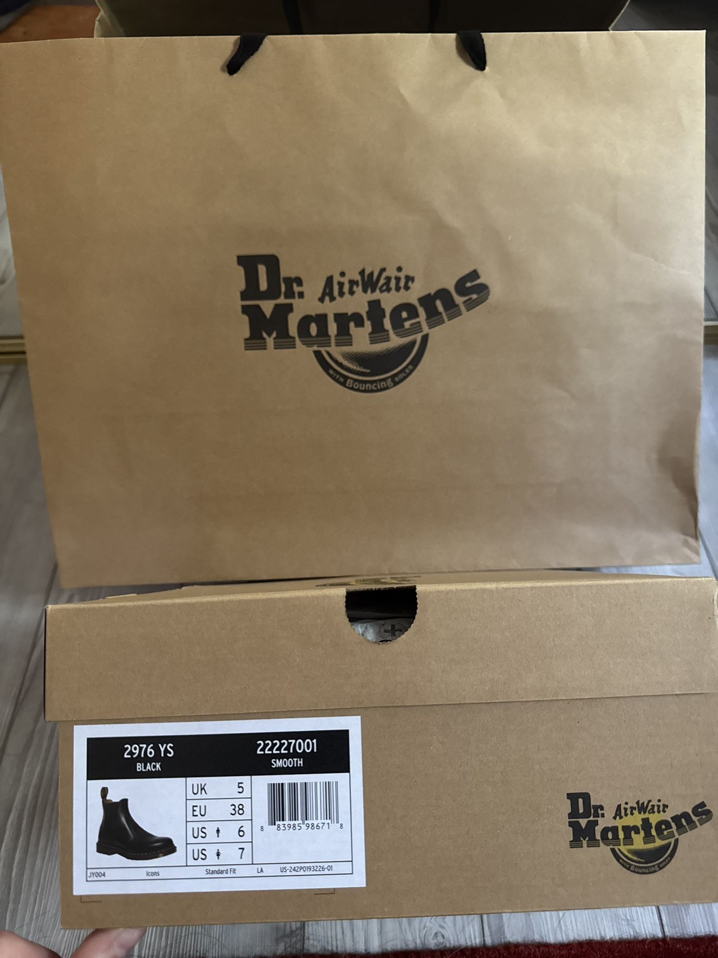 Dr. Martens CHELSEA Boot, US 7, Like New