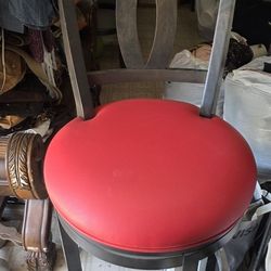 5 Bar Stools  With Swivel 