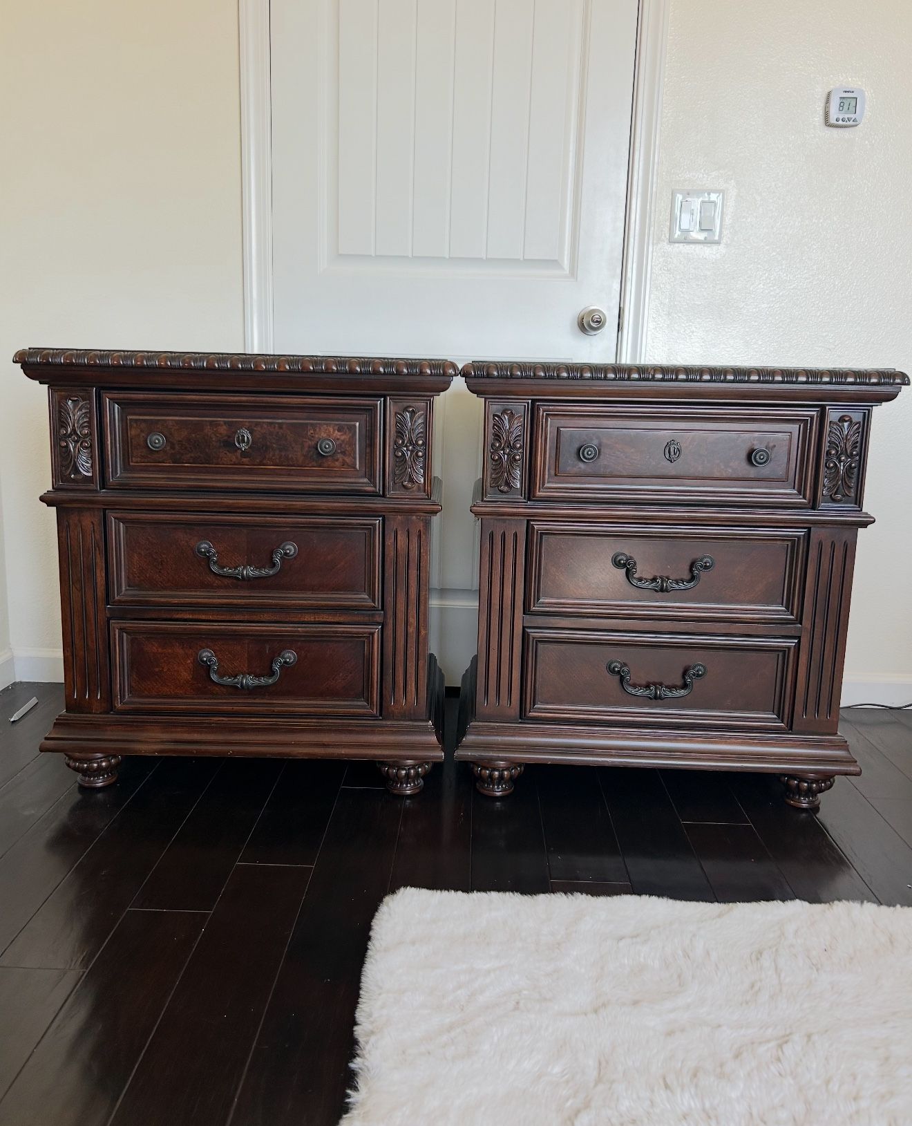 Antique Furniture King Bed Set Of 4