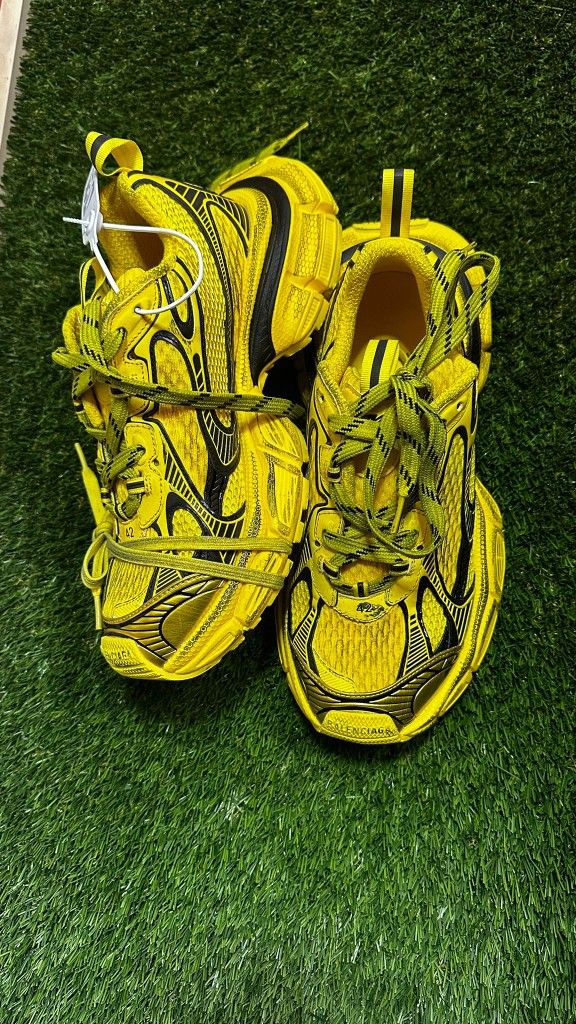 I sell New shoes. Balenciaga "3 XL". Size 9 (Men's)
