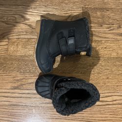 Snow Boots Toddler Size 7 - Cat and Jack