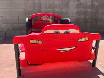 Lightning McQueen Toddler Bed