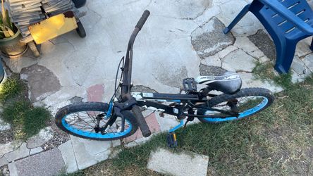 Bmx bike ready to cruise $15