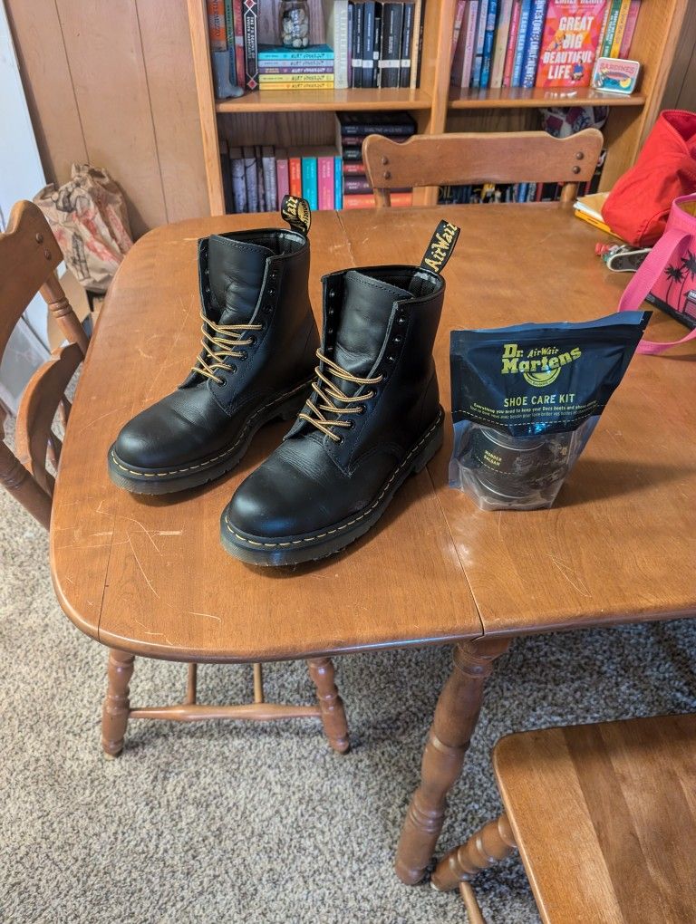 Men's 10 Doc Martens