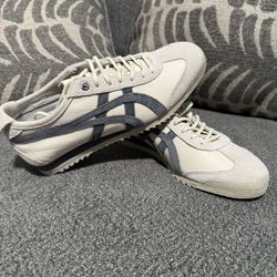 Size 5 Women 7 Onitsuka tiger Shoe