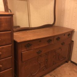 Beautiful Antique Hutch / Dresser & Mirror 