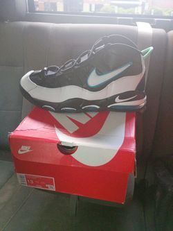 Men's size 13-NIKE Air max Uptempo '95