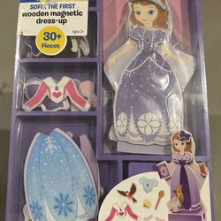 Disney Sofia the First Wooden Magnetic Dress-Up