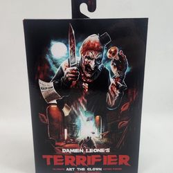 NECA Terrifier Ultimate Blood Soaked Art The Clown Action Figure