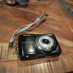 Nikon Coolpix L22 Digital Camera 