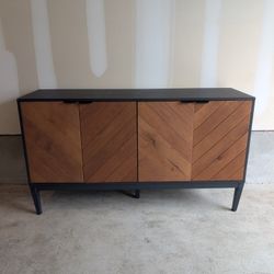 TAHUN WITH ADJUSTABLE
SHELVES AND METAL
LEGS-WALNUT