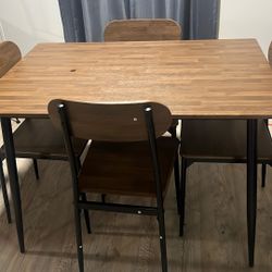 Brown Table With 4 Chairs 