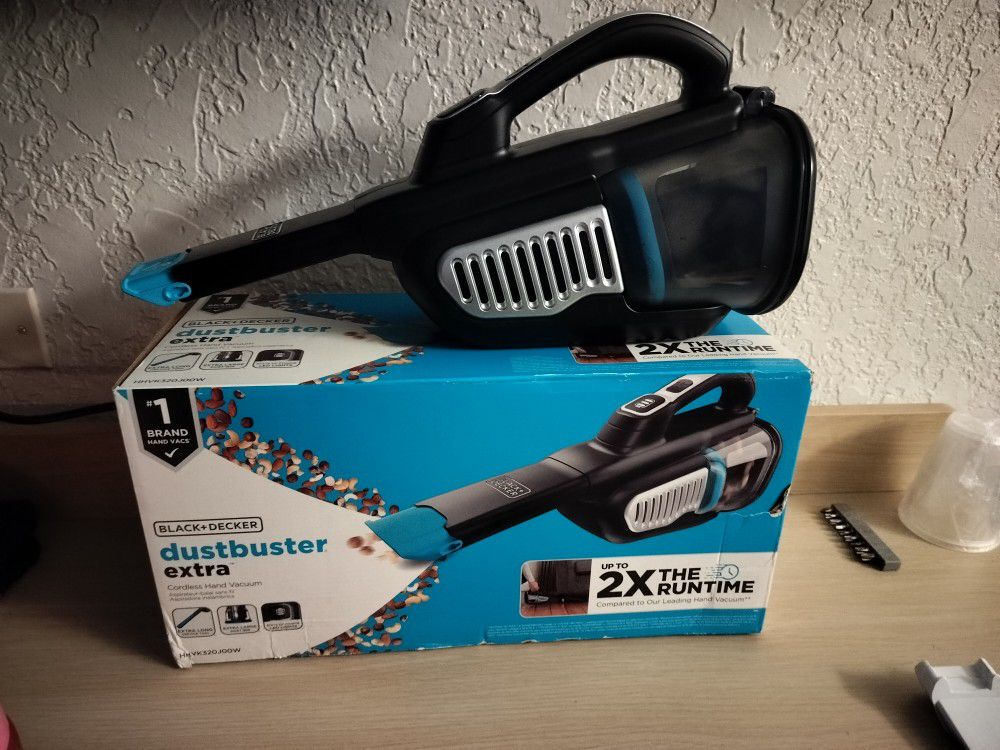 Black+Decker Cordless Handheld Vacuum 