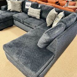 Double Chaise Stunning Sectional! 