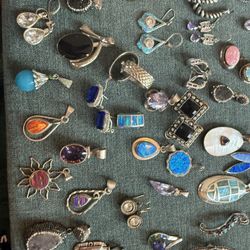 Jewelry Booth Closing Sale 