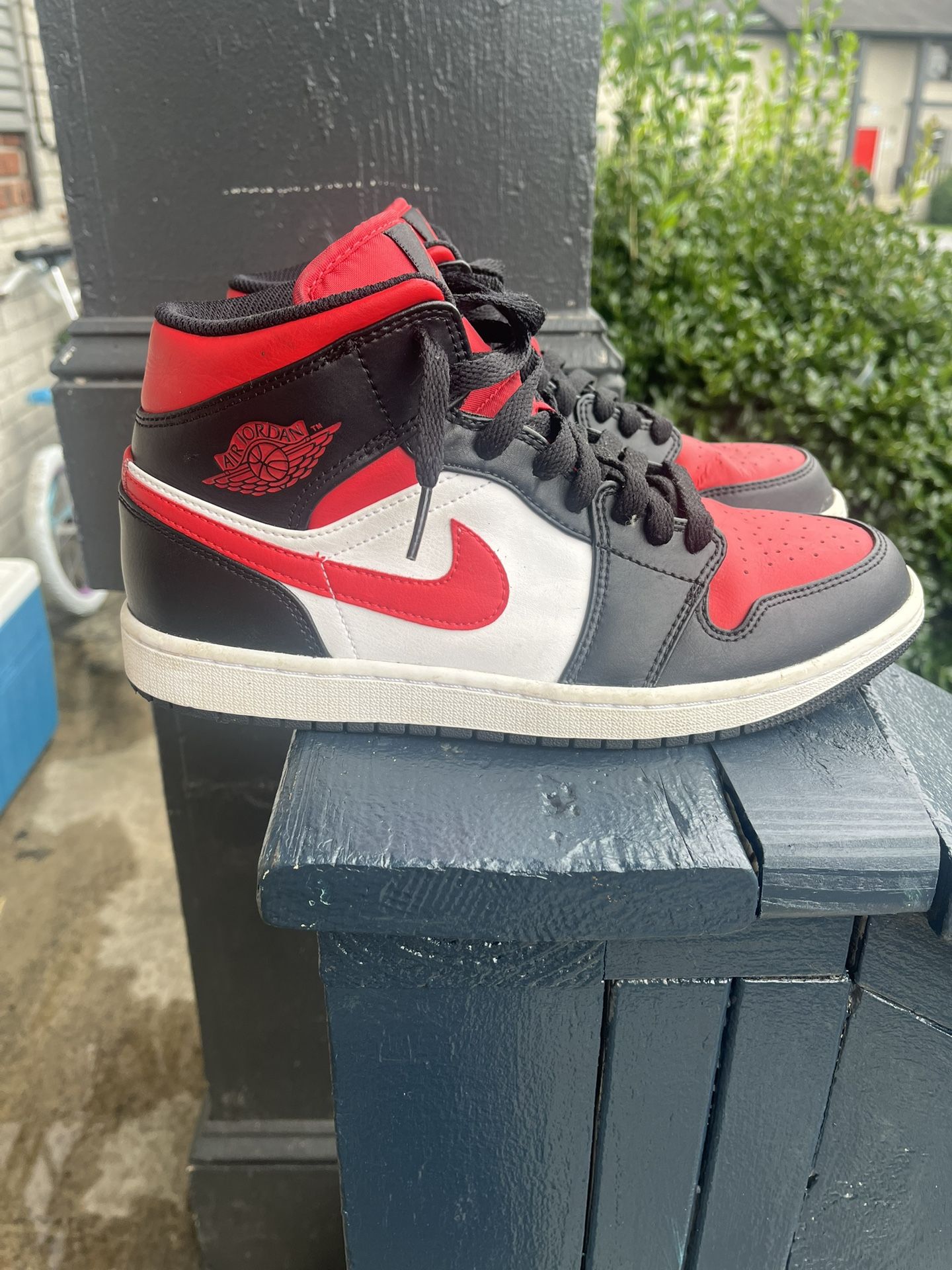Air Jordan 1 Mids