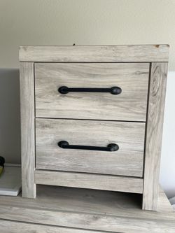 Dresser/night stand