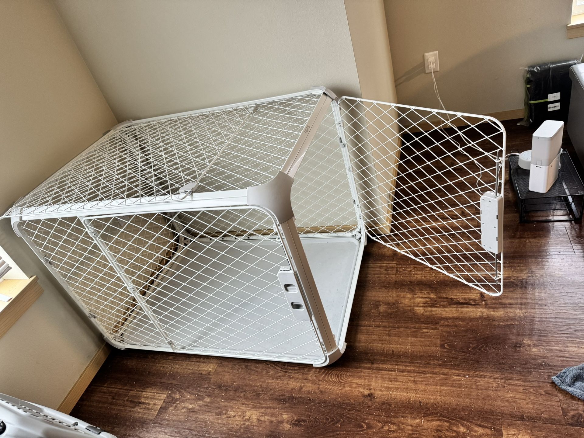 XL Evolv Diggs Dog Crate