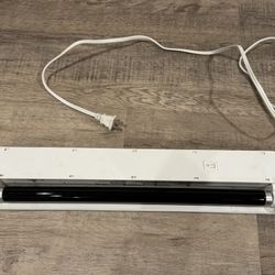 Philips Blacklight Blue 18 inch portable