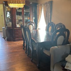 Dining room set (solid Wood)