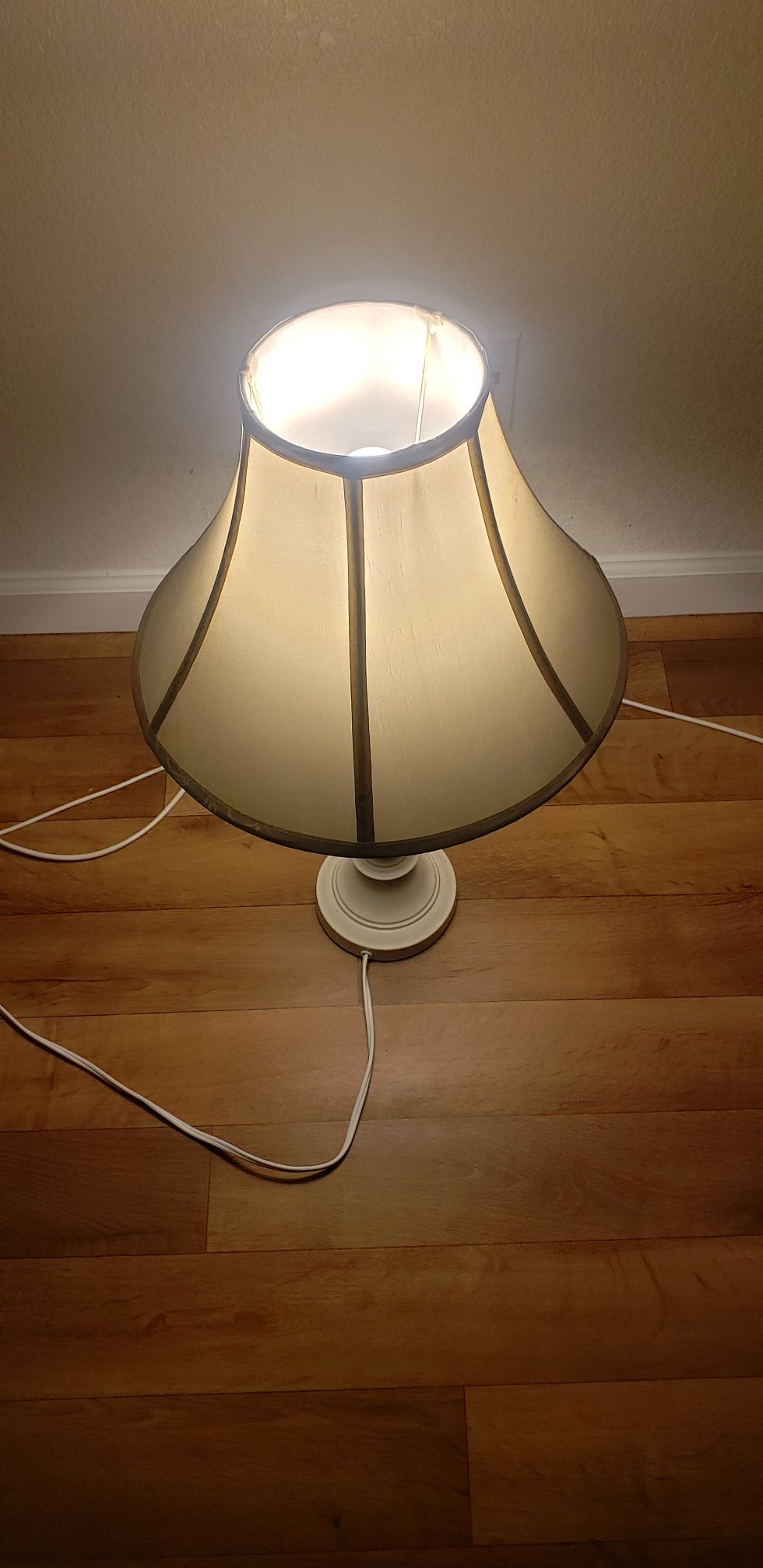 Table lamp