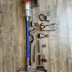 Dyson V11 With Attachments